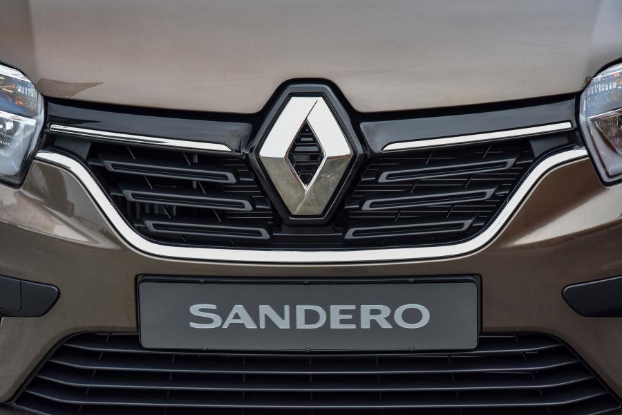 Логотип Renault Sandero 2017 года  (ZA) (фото 3 из 5)